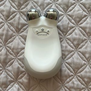 Nuface Trinity Facial Toning Device